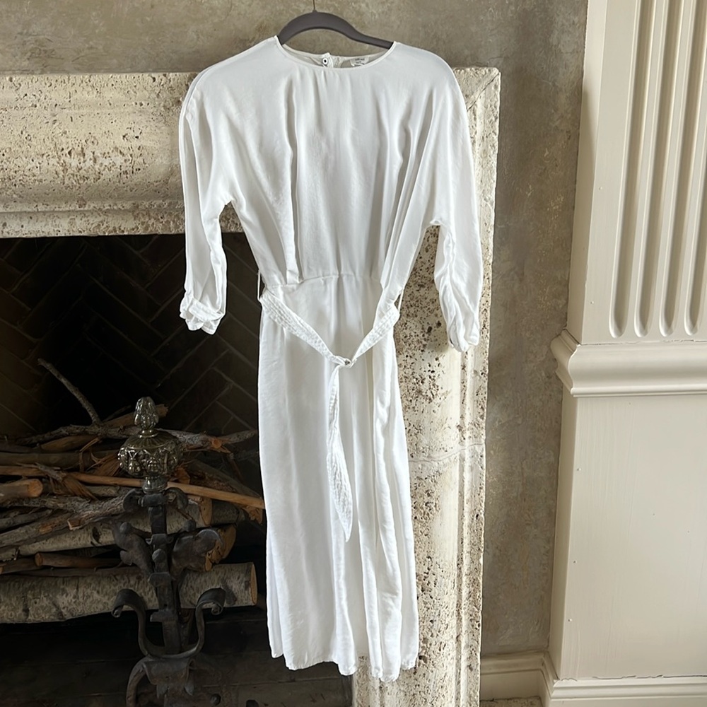 Aritzia x Wilfred White Long-Sleeve Linen Dress with Belt